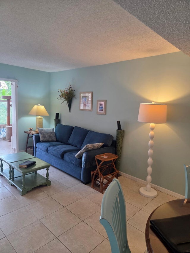 3 of 13 - 1901 Indian River Boulevard #b207, Vero Beach, FL