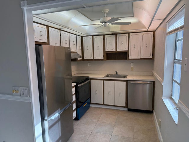 2 of 17 - 582 Flanders M, Delray Beach, FL