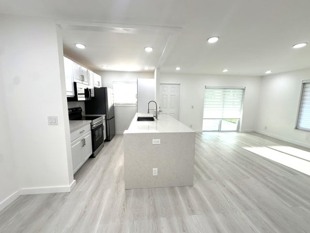 5 of 27 - 887 North Drive #a, Delray Beach, FL