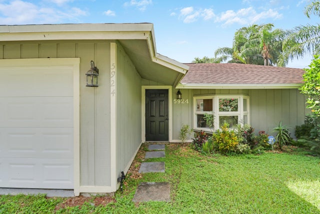 3 of 48 - 5924 Se Orange Blossom Trail, Hobe Sound, FL