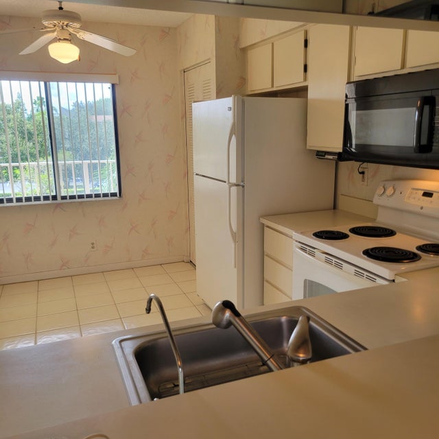 5 of 11 - 7351 Kinghurst Drive #404, Delray Beach, FL