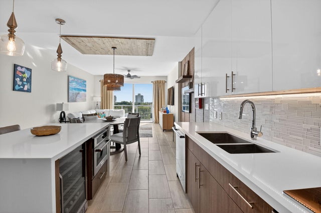 4 of 43 - 236 Se Fifth Avenue #405, Delray Beach, FL