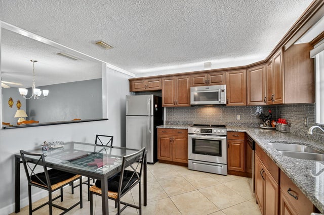 2 of 48 - 165 Amherst Lane, Lake Worth, FL