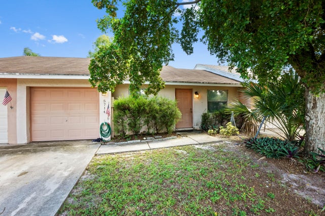 2 of 20 - 5714 Barnstead Circle, Lake Worth, FL