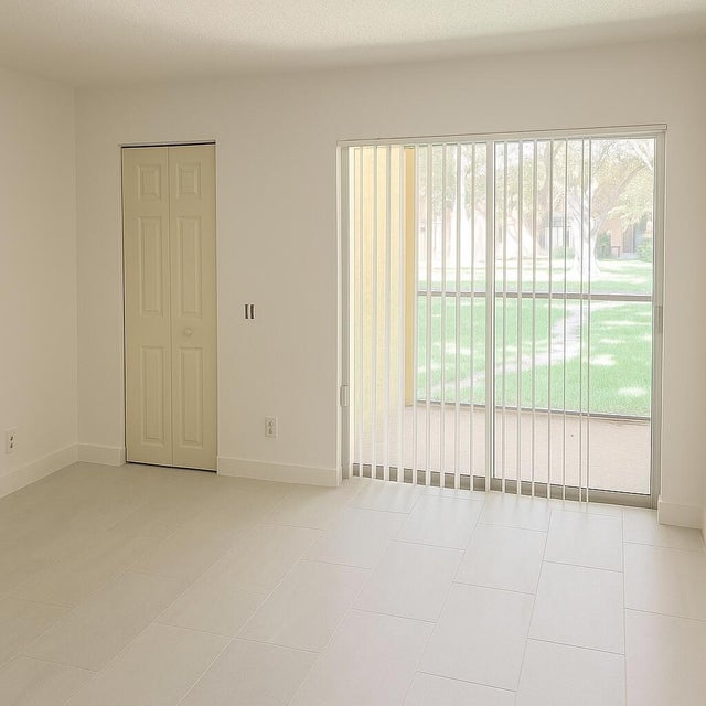 3 of 8 - 1011 Meadows Circle, Boynton Beach, FL