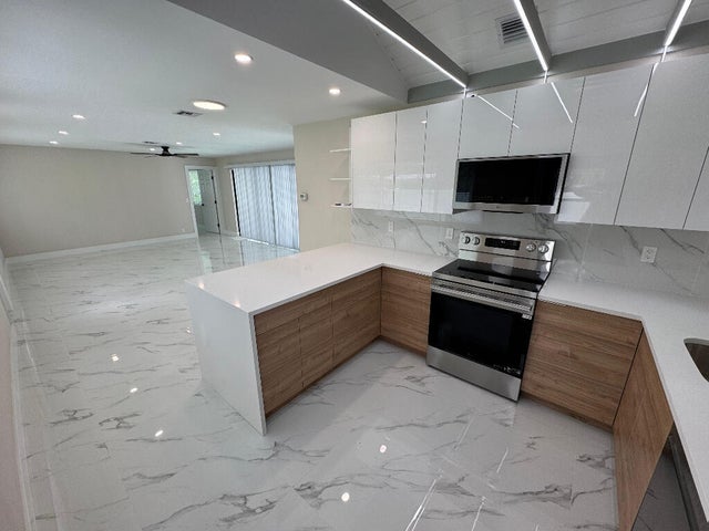 5 of 12 - 3621 Riverland Road, Fort Lauderdale, FL
