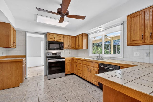 3 of 33 - 630 Ne Town Terrace, Jensen Beach, FL