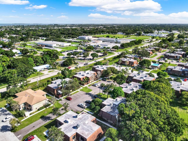 3 of 46 - 1458 N Lawnwood Circle #24, Fort Pierce, FL