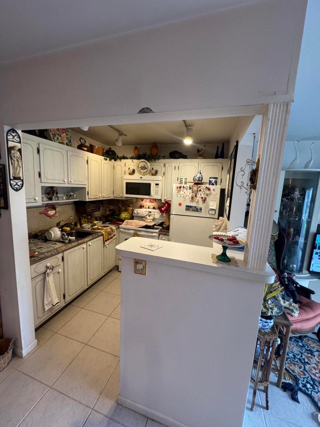 3 of 18 - 90 South Boulevard #1c, Boynton Beach, FL