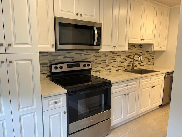 2 of 39 - 2501 Del Aire Boulevard #20-b, Delray Beach, FL