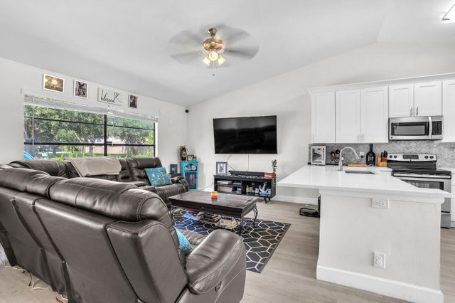 5 of 25 - 118 Sherwood Circle #8a, Jupiter, FL