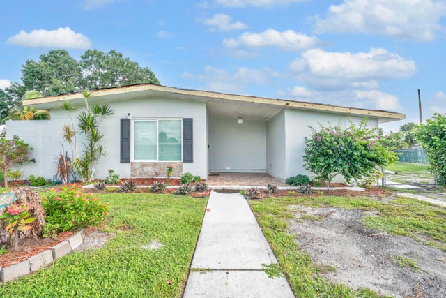 1 of 22 - 100 Se Celestia Court, Port Saint Lucie, FL