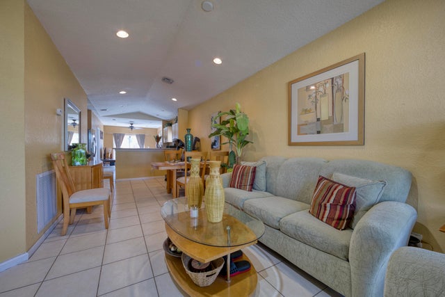 3 of 24 - 416 S Circle Drive S, Boynton Beach, FL