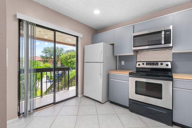 5201 W Club Circle #203, Boca Raton