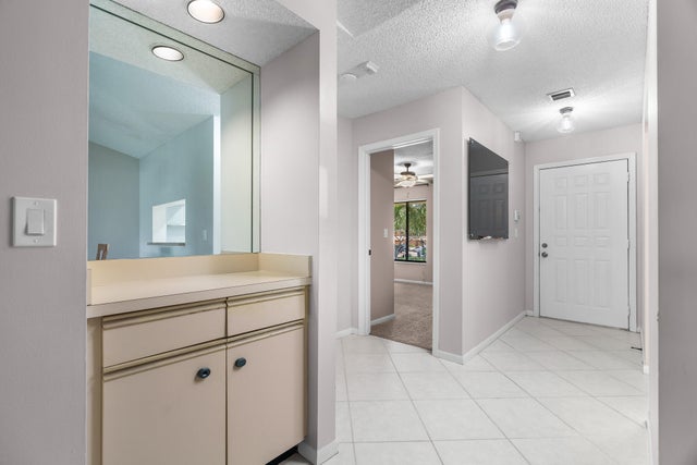 5 of 28 - 5201 W Club Circle #203, Boca Raton, FL