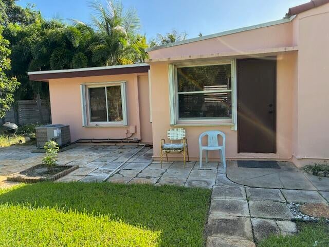 2 of 8 - 617 Ne 8th Avenue, Boynton Beach, FL