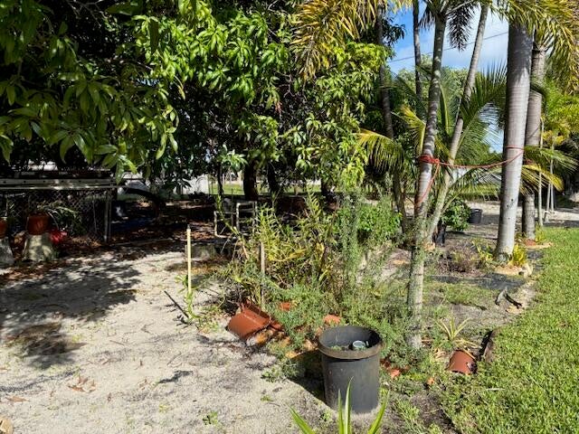 4 of 8 - 617 Ne 8th Avenue, Boynton Beach, FL