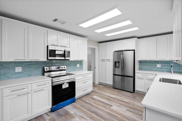 3 of 47 - 1838 Se Van Kleff Avenue, Port Saint Lucie, FL