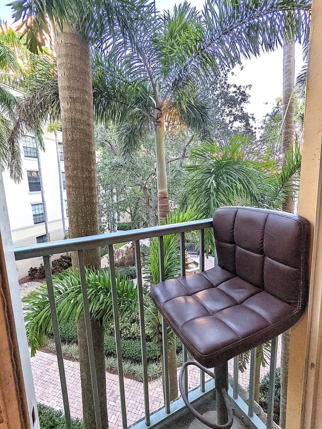 3 of 25 - 630 S Sapodilla Avenue #308, West Palm Beach, FL