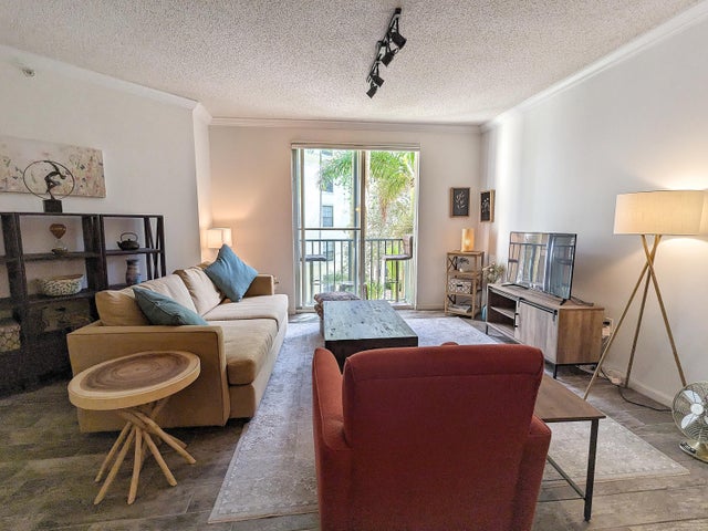 5 of 25 - 630 S Sapodilla Avenue #308, West Palm Beach, FL