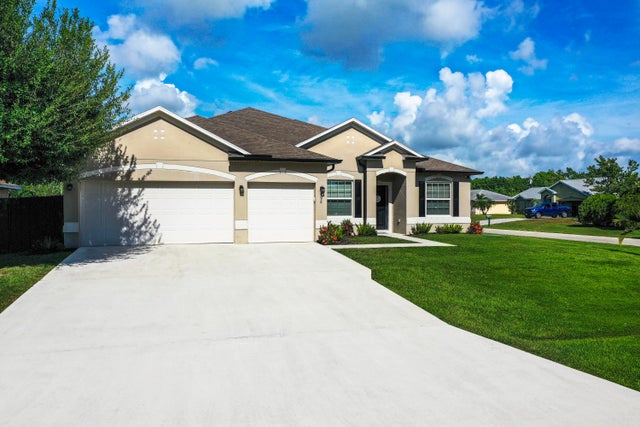1 of 39 - 4074 Sw Kamsler Street, Port Saint Lucie, FL
