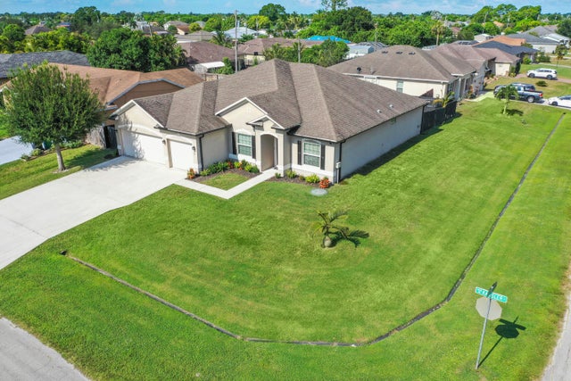 4 of 39 - 4074 Sw Kamsler Street, Port Saint Lucie, FL