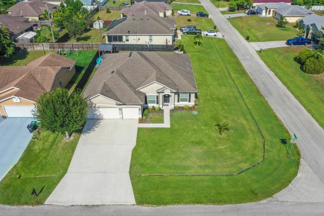 5 of 39 - 4074 Sw Kamsler Street, Port Saint Lucie, FL