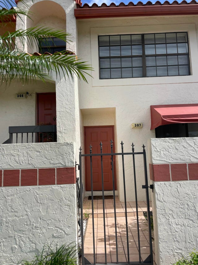1 of 25 - 307 Liberty Court, Deerfield Beach, FL