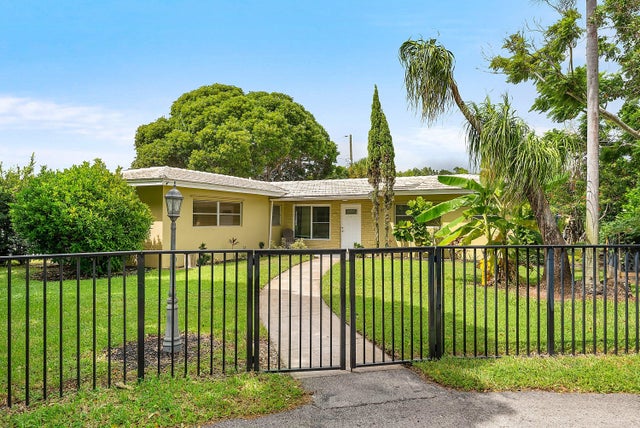 4 of 47 - 857 Nw 8th Avenue, Boynton Beach, FL