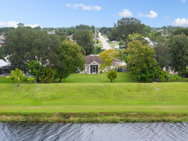 3 of 40 - 343 Sw South Quick Circle, Port Saint Lucie, FL