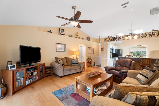 5 of 40 - 343 Sw South Quick Circle, Port Saint Lucie, FL