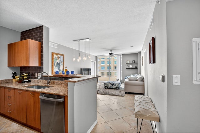 4 of 43 - 700 E Boynton Beach Boulevard #803, Boynton Beach, FL