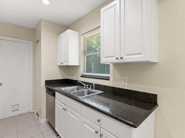 2 of 18 - 526 Nw Kingston Street, Port Saint Lucie, FL