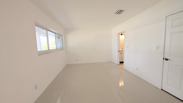 3 of 18 - 3840 Ne 22nd Terrace, Lighthouse Point, FL
