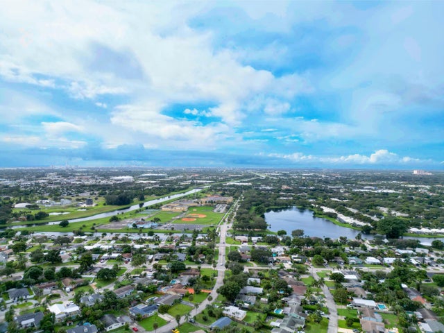 1 of 27 - 359 Garden Boulevard, Palm Beach Gardens, FL