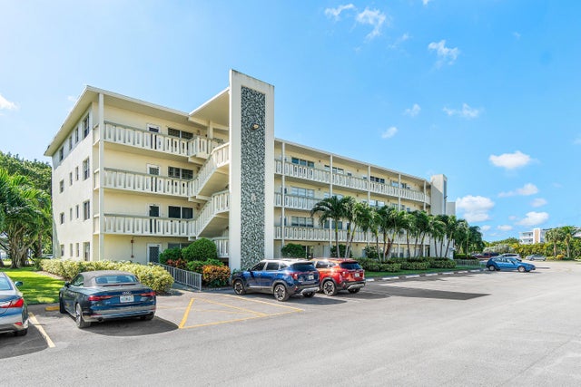 2 of 26 - 4015 Cambridge A, Deerfield Beach, FL