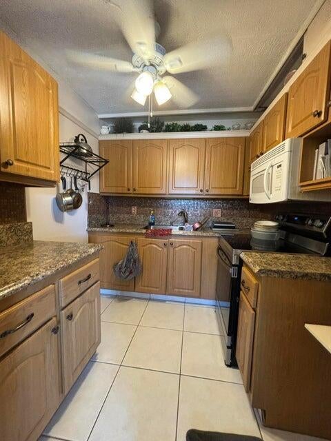 4 of 7 - 3300 Springdale Boulevard #117, Palm Springs, FL