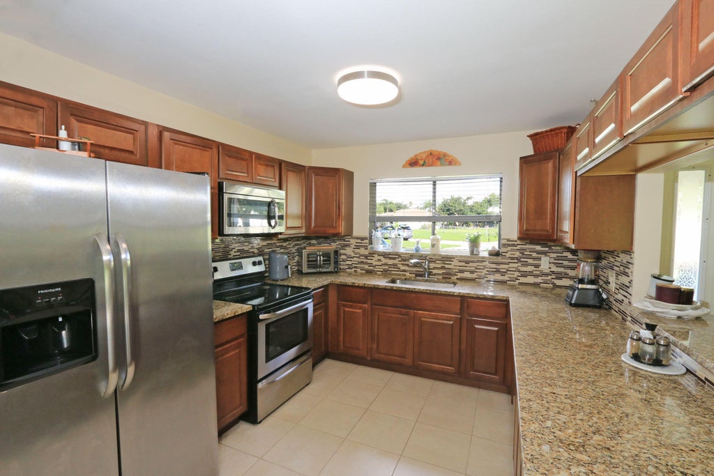 310 Sw Bridgeport Drive, Port Saint Lucie