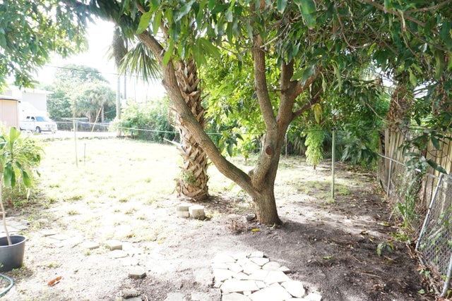 3 of 11 - 800 Tuscaloosa Street, West Palm Beach, FL