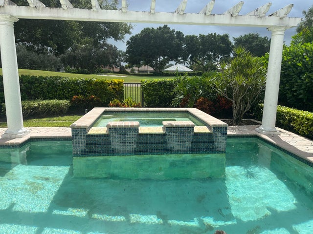 3 of 32 - 130 Isle Drive, Palm Beach Gardens, FL