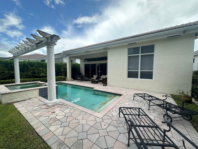 5 of 32 - 130 Isle Drive, Palm Beach Gardens, FL