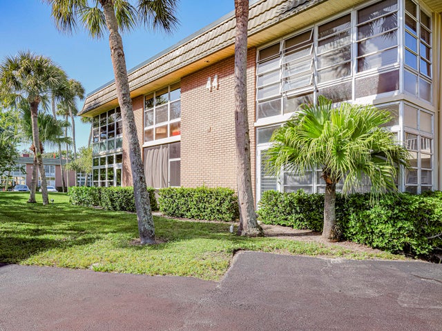 1 of 39 - 44 Vista Gardens Trail #104, Vero Beach, FL