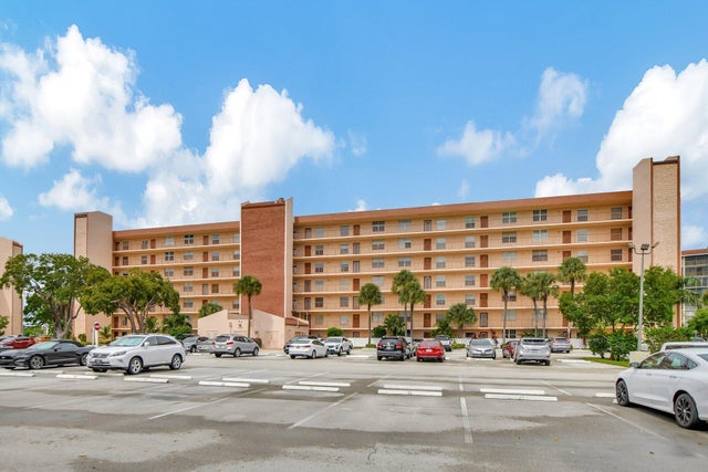 2 of 32 - 14527 Bonaire Boulevard #609, Delray Beach, FL