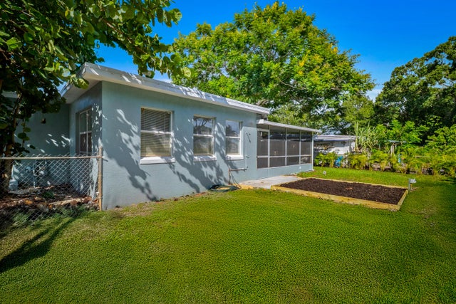 2 of 32 - 213 Osceola Avenue, Fort Pierce, FL