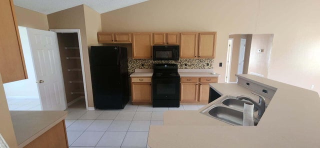 4 of 6 - 2518 Sw Cooper Lane, Port Saint Lucie, FL