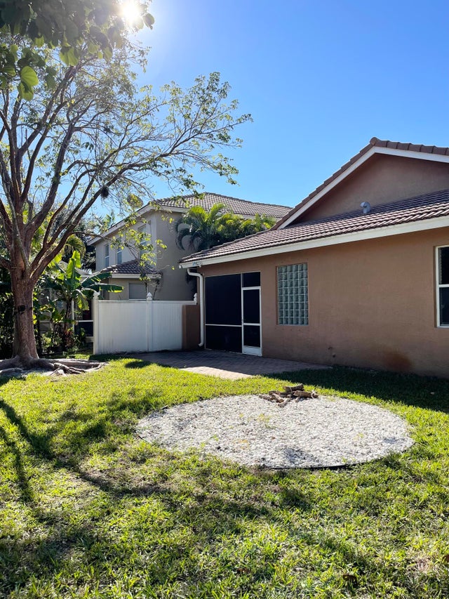 4 of 38 - 870 Gazetta Way, West Palm Beach, FL
