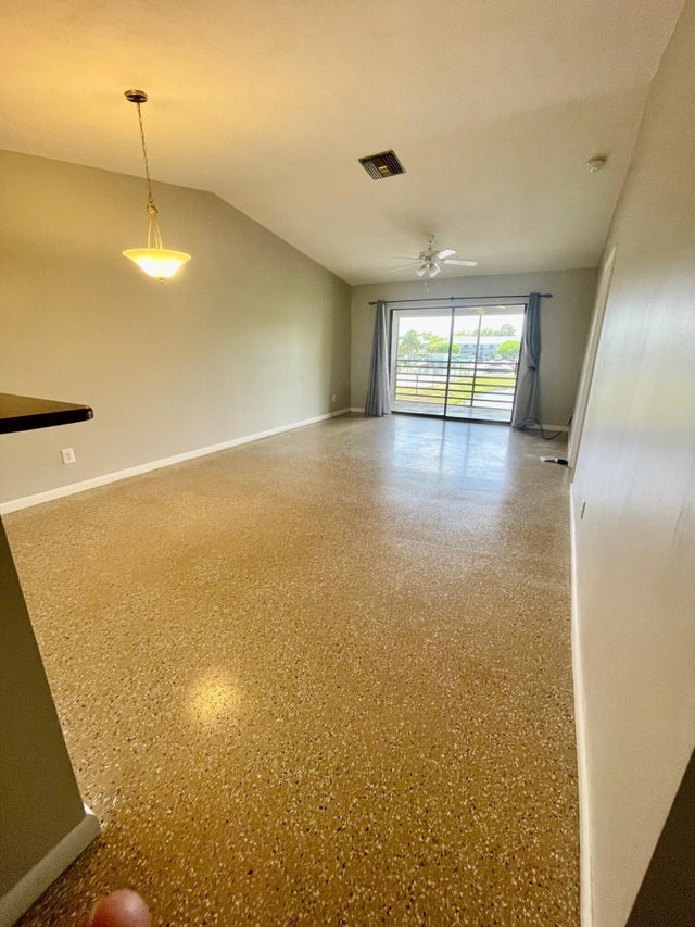 5 of 13 - 1271 Se Parkview Place #h8, Stuart, FL
