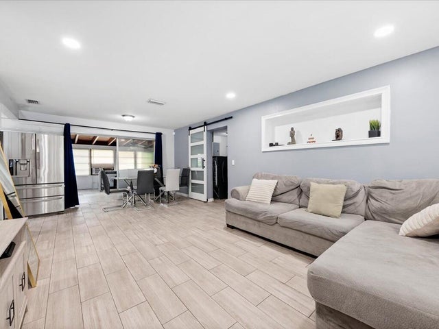 2 of 29 - 421 W 33 Street, West Palm Beach, FL