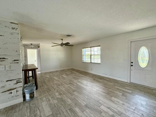 3 of 45 - 1567 Ne 21st Terrace W, Jensen Beach, FL