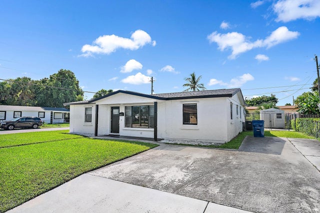 2 of 22 - 1301 W 26th Street, Riviera Beach, FL